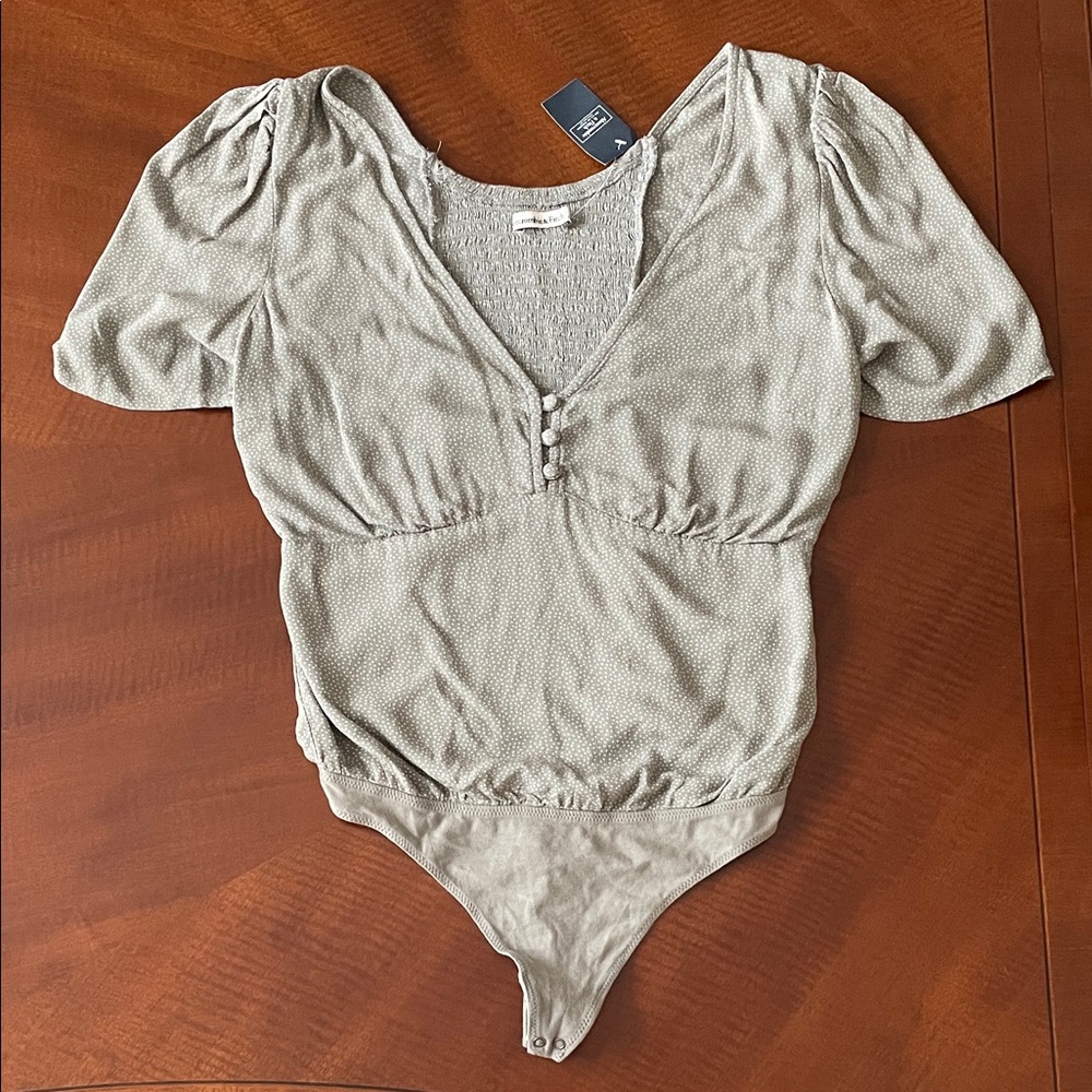 Abercrombie & Fitch Light Grayish Green Polka Dot Short Sleeve Bodysuit